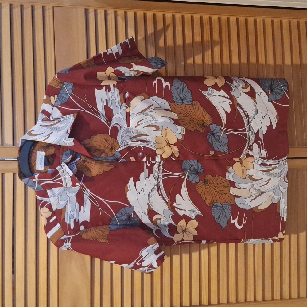 Pacifica Mens Button Down Shirt, Size Small